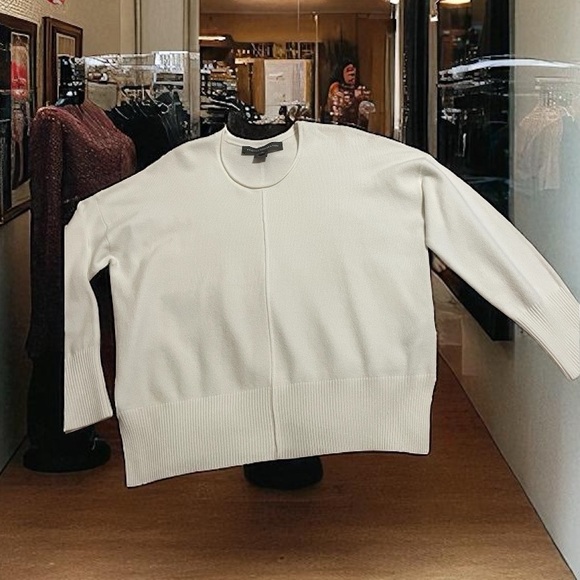 French Connection White Women's Sweater Rolled Finishes ~Worn Twice   size XS-SM - Picture 8 of 16